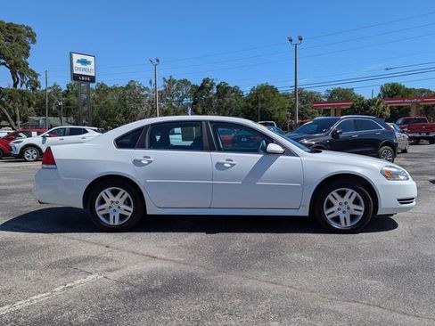 Used 2016 Chevrolet Impala LT FWD image 4