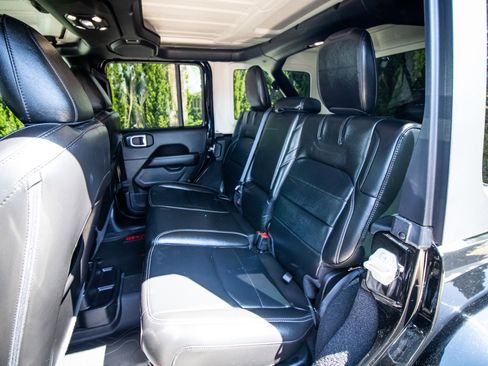 Used 2023 Jeep Wrangler Sahara image 30