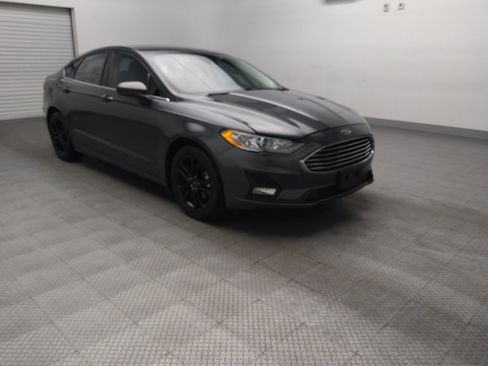 Used 2019 Ford Fusion SE w/ Equipment Group 151A FWD image 13