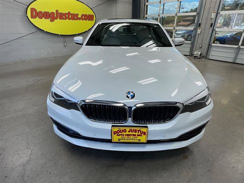 Used 2018 BMW 530e xDrive image 9