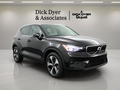New 2025 Volvo XC40 B5 Plus w/ Protection Package Premier