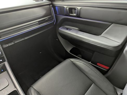 Used 2025 Hyundai Santa Fe Calligraphy image 12