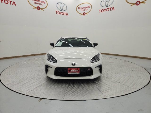 Used 2025 Toyota GR86 RWD image 4