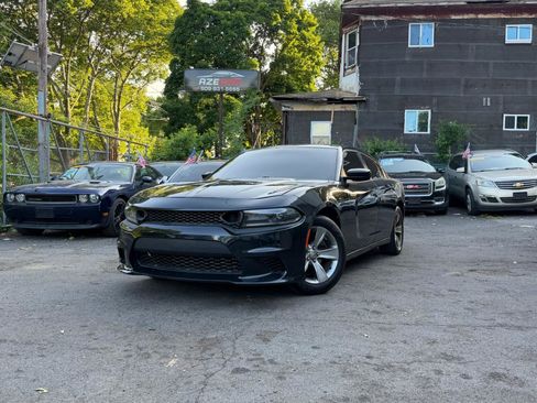 Used 2015 Dodge Charger SE w/ Sport Appearance Group RWD image 3