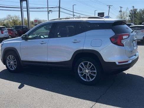 Certified 2022 GMC Terrain SLT image 6