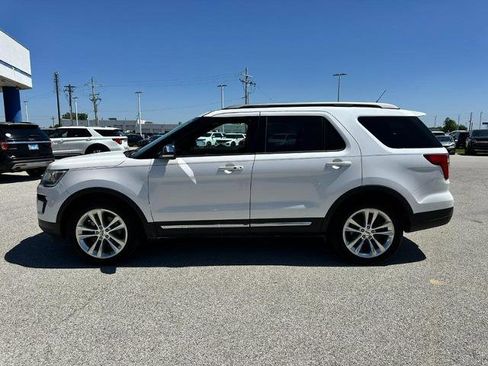 Certified 2019 Ford Explorer XLT w/ Equipment Group 202A FWD image 2