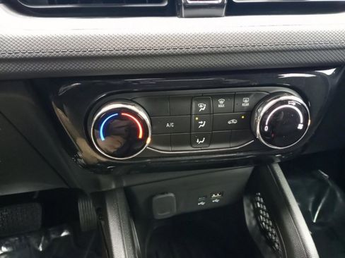 Used 2024 Chevrolet TrailBlazer LT image 17