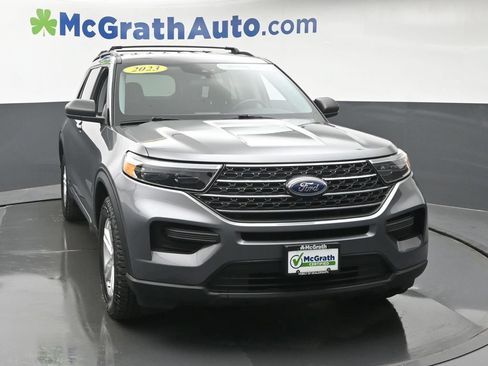 Used 2023 Ford Explorer XLT AWD/4WD image 5