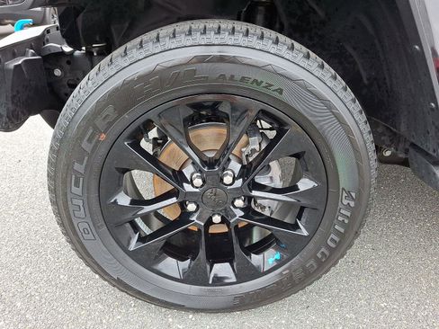 Used 2023 Jeep Wrangler Sahara w/ Cold Weather Group image 8