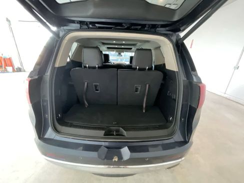 Used 2018 GMC Acadia Denali w/ Technology Package AWD/4WD image 25