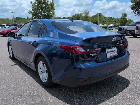 Used 2026 Toyota Camry LE w/ Convenience Package FWD image 4
