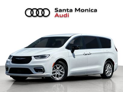 Used 2024 Chrysler Pacifica Touring-L