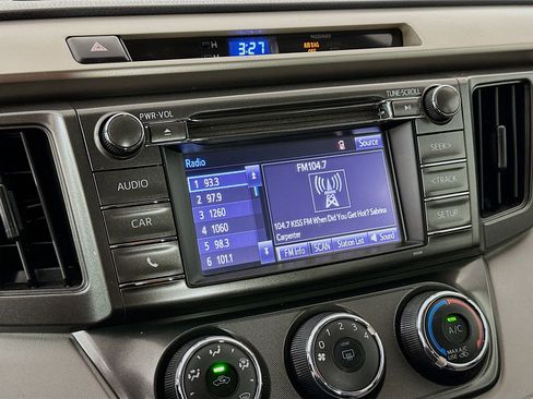 Used 2015 Toyota RAV4 LE image 19