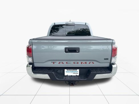 Used 2020 Toyota Tacoma TRD Off-Road AWD/4WD image 7