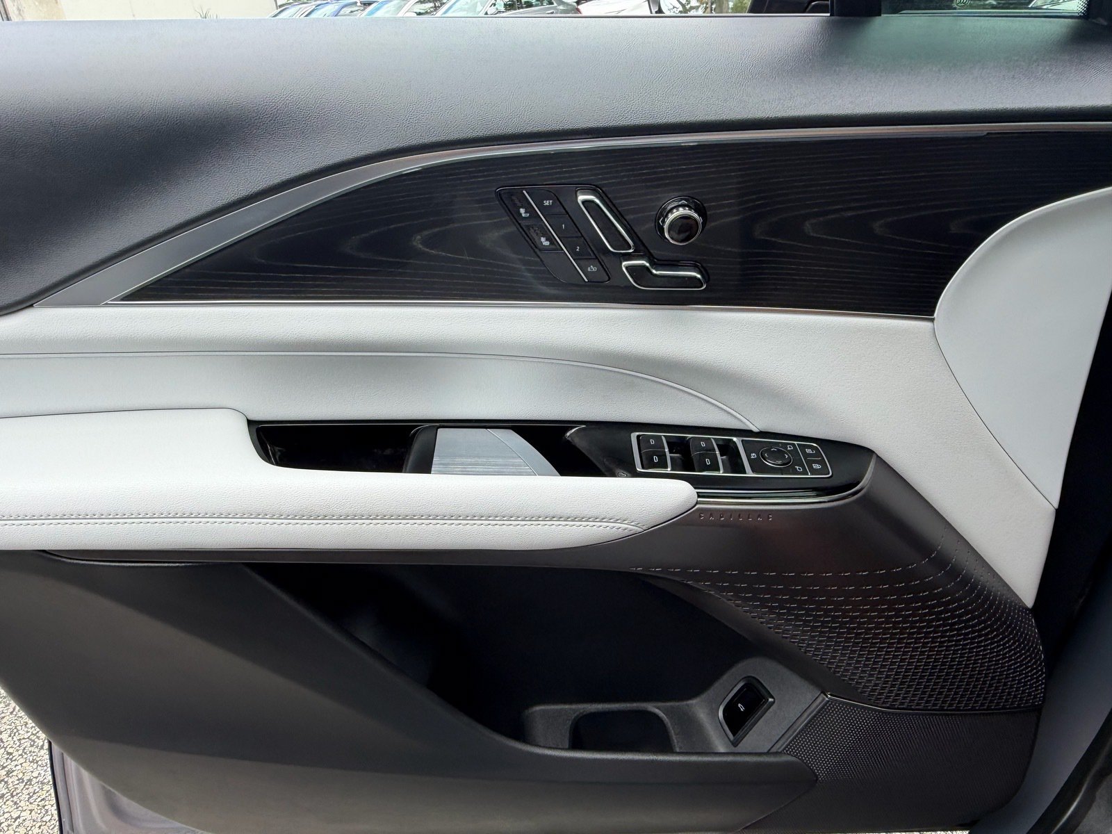 Used 2025 Cadillac Lyriq Luxury RWD image 36
