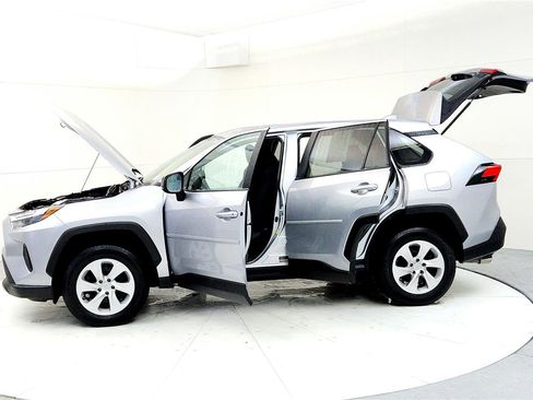 Used 2024 Toyota RAV4 LE image 10