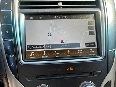 Used 2017 Lincoln MKX Reserve w/ Driver Assistance Package FWD image 17