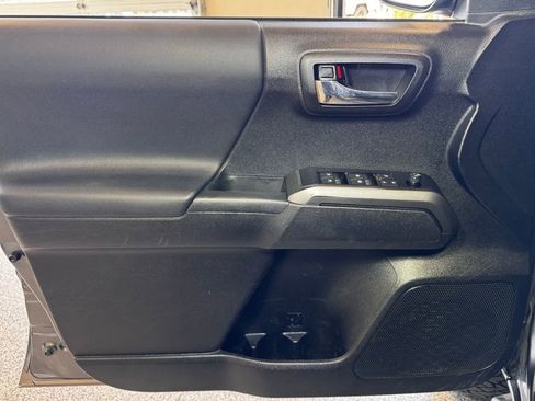 Used 2023 Toyota Tacoma TRD Off-Road image 22