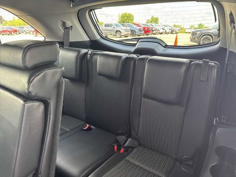 Used 2019 Toyota Highlander Plus AWD/4WD image 28