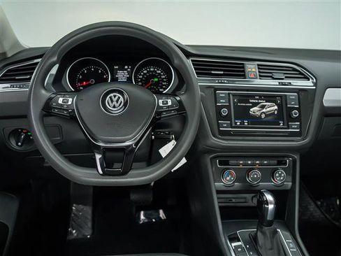 Used 2019 Volkswagen Tiguan S image 20