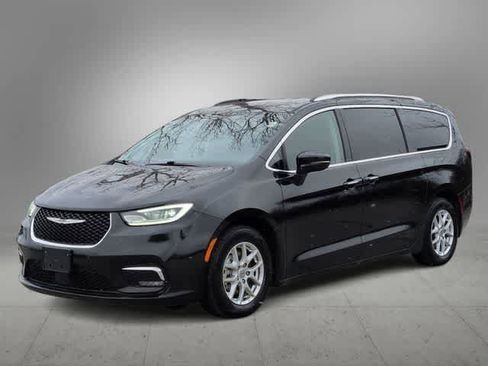 Used 2021 Chrysler Pacifica Touring-L image 4