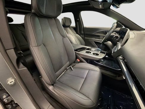 Used 2024 Cadillac Lyriq Sport AWD/4WD image 32