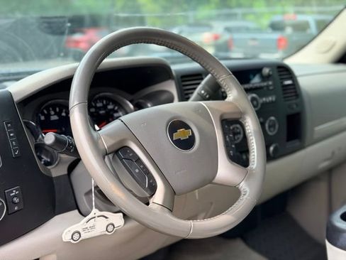 Used 2013 Chevrolet Silverado 2500 LT w/ Interior Plus Package AWD/4WD image 9