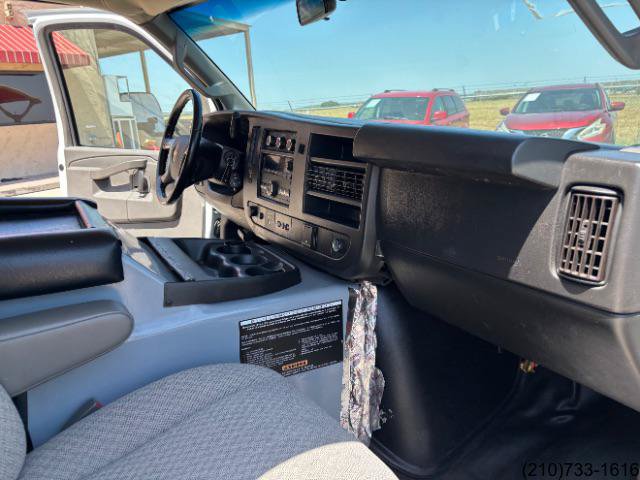Used 2019 Chevrolet Express 3500 Extended w/ Driver Convenience Package RWD image 28
