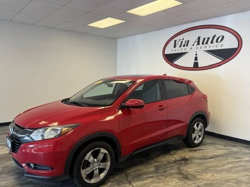 Used 2017 Honda HR-V EX image 6