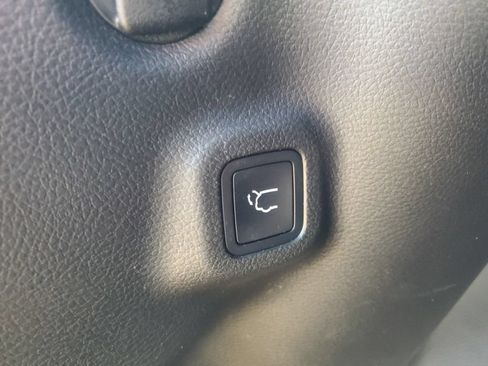 Used 2023 Jeep Compass Limited w/ Elite Group AWD/4WD image 17