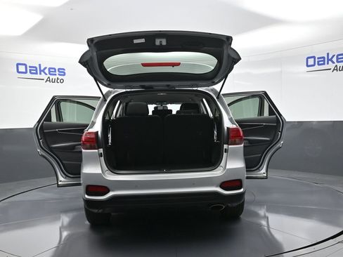 Used 2020 Kia Sorento LX w/ LX I4 Convenience Package image 56