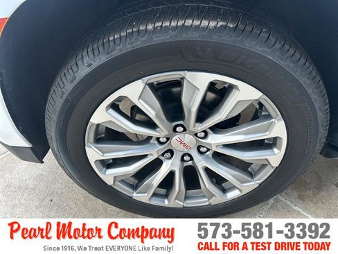 Certified 2021 GMC Yukon Denali w/ Denali Premium Package image 15