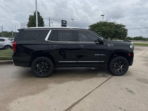 Used 2024 GMC Yukon Denali Ultimate w/ LPO, Floor Liner Package AWD/4WD image 4