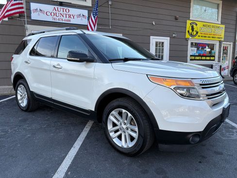 Used 2012 Ford Explorer XLT image 3