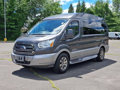 Used 2017 Ford Transit 150 XLT RWD image 3