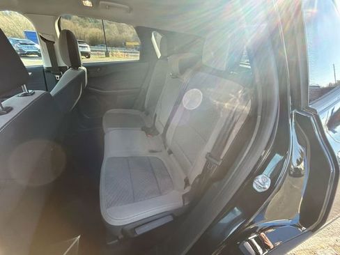 Used 2022 Ford Escape SE w/ SE Sport Appearance Package image 23