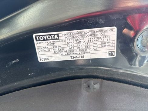 Used 2023 Toyota Highlander Limited FWD image 32