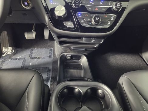 New 2026 Chrysler Pacifica Select FWD image 12