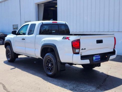 Used 2022 Toyota Tacoma SR w/ SX Package AWD/4WD image 3