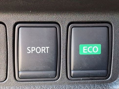 Used 2021 Nissan Rogue Sport S image 24