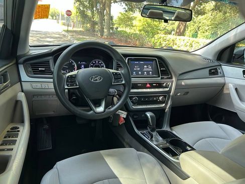 Used 2018 Hyundai Sonata SE FWD image 13