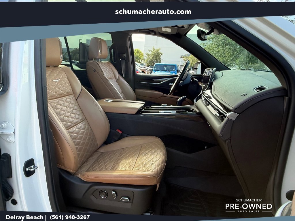 Used 2021 Cadillac Escalade Premium Luxury RWD image 18