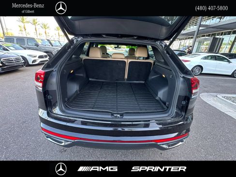 Used 2020 Volkswagen Atlas Cross Sport SE w/ Panoramic Sunroof Package FWD image 6