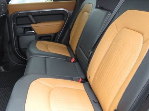 Used 2020 Land Rover Defender 110 X image 6