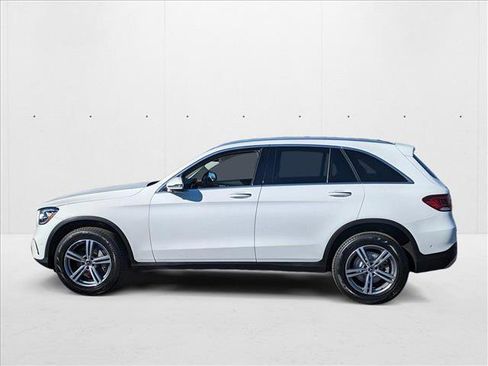 Used 2021 Mercedes-Benz GLC 300 4MATIC w/ Premium Package image 9