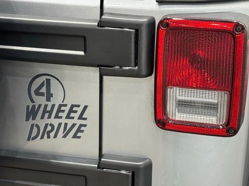 Used 2018 Jeep Wrangler Sport image 35