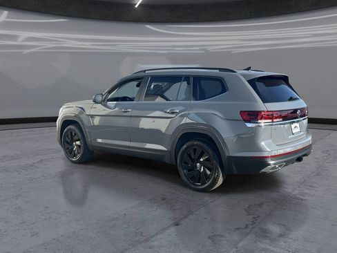 New 2026 Volkswagen Atlas SE FWD image 4