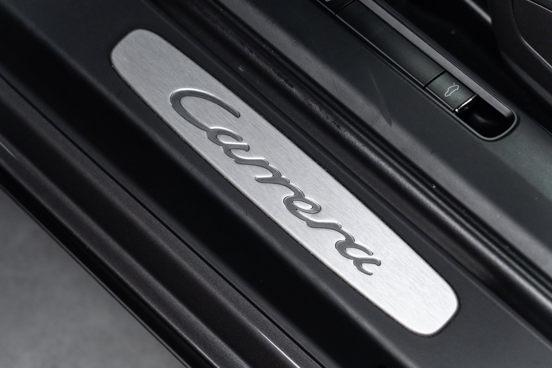 Used 2012 Porsche 911 Carrera RWD image 37
