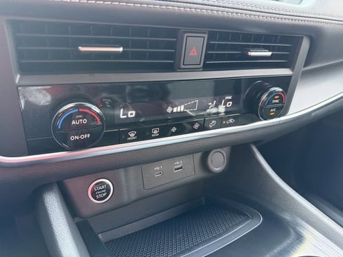 Certified 2023 Nissan Rogue SV image 21