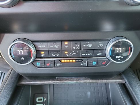 Used 2019 Ford Expedition Limited w/ Equipment Group 301A image 17